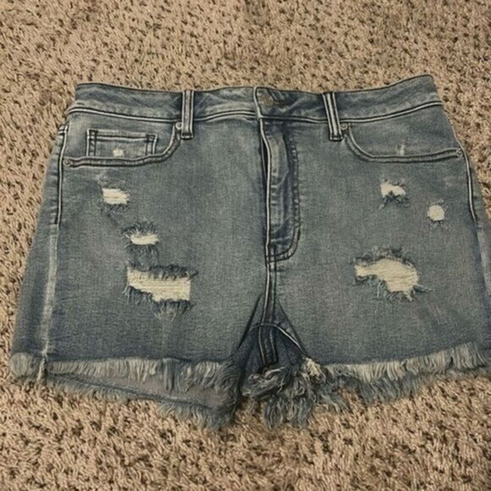 NWT Sneak Peek jean shorts high rise Large  C